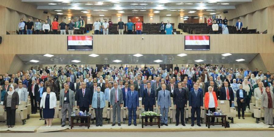 رئيس جامعة بنها يفتتح مؤتمر الدراسات العليا للعلوم الإنسانية لتعزيز جودة البحث العلمي والابتكار - تواصل نيوز