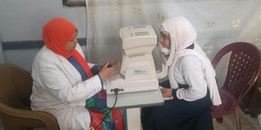 قافلة لجامعة بنها توقع الكشف الطبي على 303 من طلاب المدارس - تواصل نيوز
