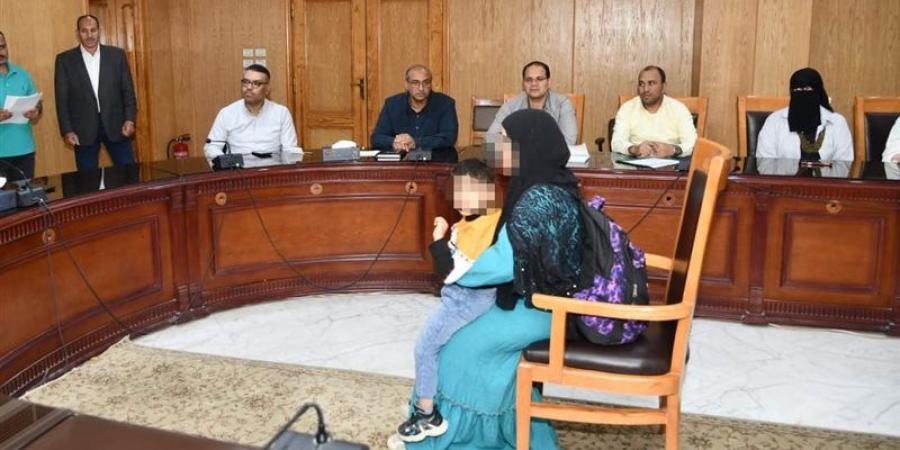 فرص عمل بالقطاع الخاص وتوفير الحماية الاجتماعية بلقاء خدمة المواطنين بالفيوم - تواصل نيوز