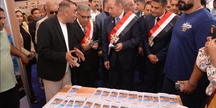 محافظ الدقهلية ورئيس جامعة المنصورة يفتتحان معرض "أكتوبر في عيون الجامعة" - تواصل نيوز