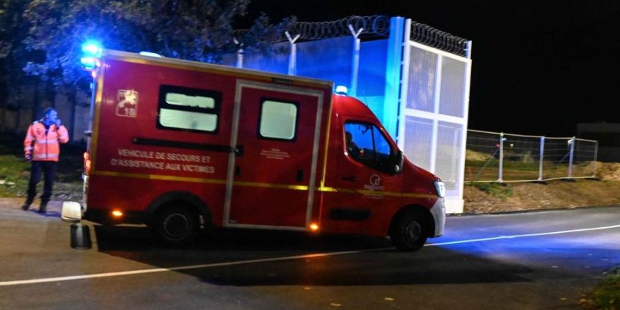فرنسا.. 19 جريحًا في تصادم حافلة وعربة قطار في نفق المانش - تواصل نيوز