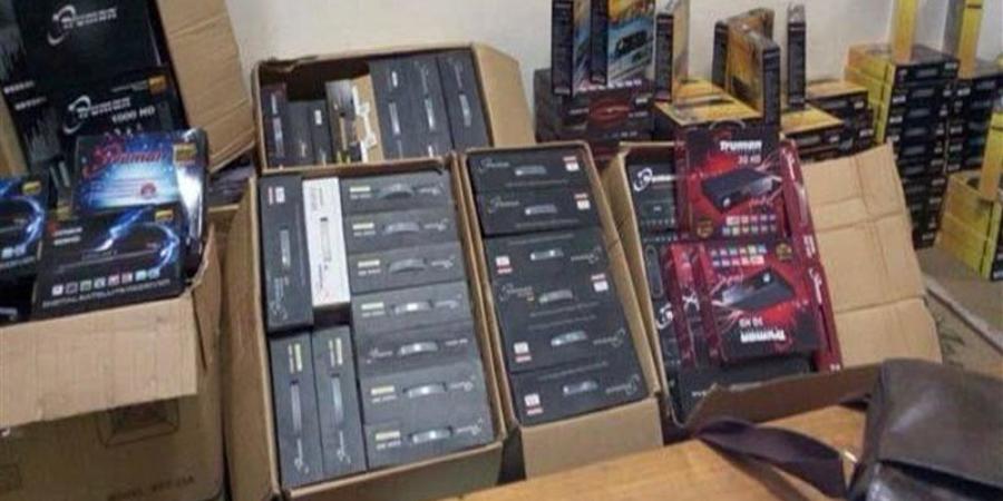 بيع أجهزة ريسيفر لفك شفرات القنوات المشفرة ينتهى بضبط مدير محل في عابدين - تواصل نيوز