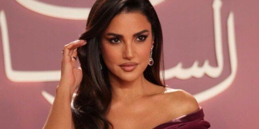 بين البرجندي والذهبي.. إطلالة درة تخطف الأنظار بحفل افتتاح مهرجان الجونة السينمائي - تواصل نيوز