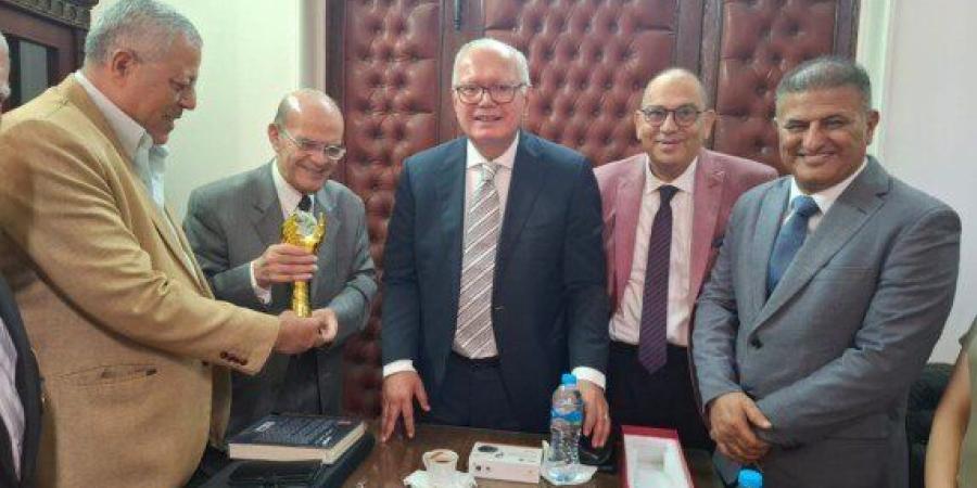 اتحاد الإعلاميين الأفريقي الآسيوي وأمريكا اللاتينية يحتفي بانتصارات أكتوبر - تواصل نيوز
