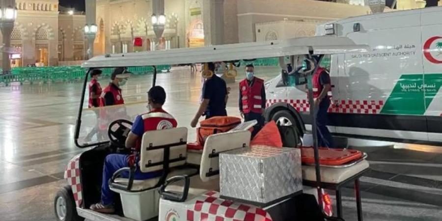 خلال 14 ثانية.. «الهلال الأحمر» ينقذ معتمرًا توقف قلبه في المسجد النبوي - تواصل نيوز