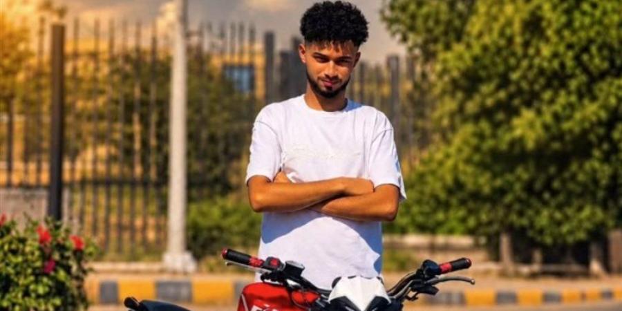 مصرع شاب في حادث انقلاب دراجة نارية أعلى الطريق ببدر - تواصل نيوز