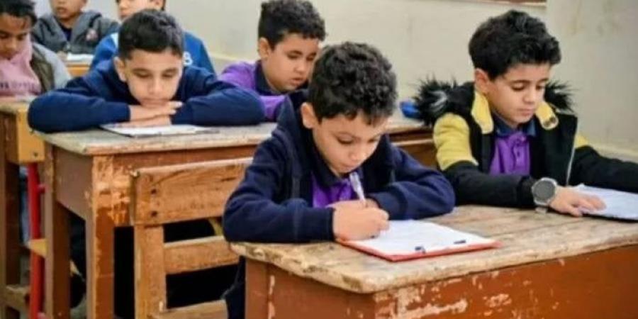 «التعليم»: انطلاق امتحانات شهر أكتوبر 2026 لطلاب صفوف النقل - تواصل نيوز