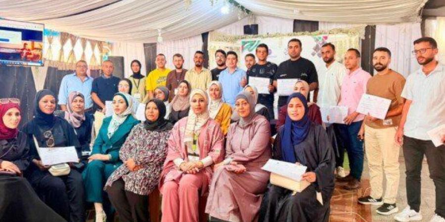 إنجاز فلسطيني رغم الحرب والنزوح.. «حشد» تحتفل بتخريج 100 شاب في دبلوم نشطاء المجتمع المدني - تواصل نيوز