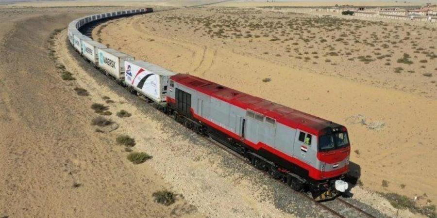 500 كيلومتر سكك حديدية من الفردان إلى طابا وألف مصنع جديد.. ماذا يقدم قطار التنمية لأهالي سيناء؟ - تواصل نيوز