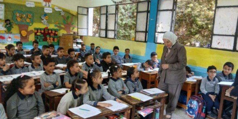 مديرة تعليم القاهرة تتابع امتحانات شهر أكتوبر بمدارس السيدة زينب وباب الشعرية - تواصل نيوز