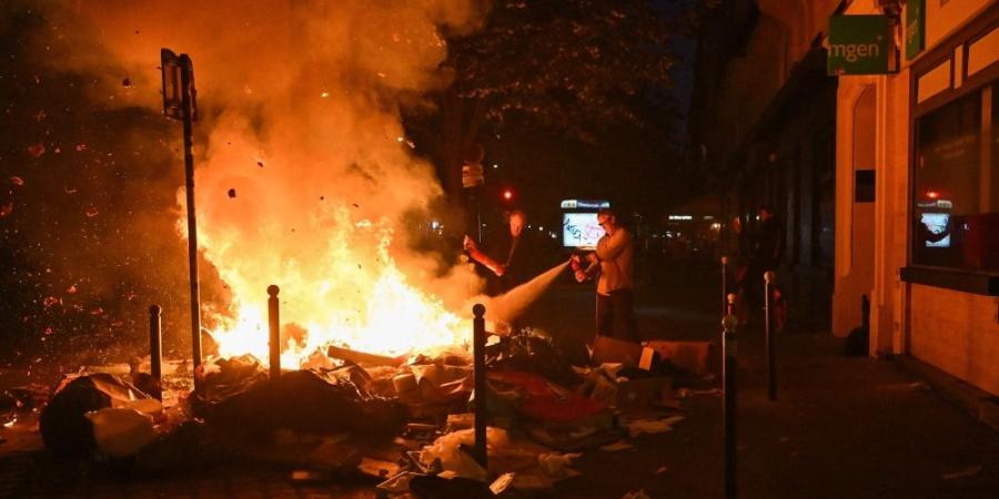 وزير الداخلية الفرنسي يعترف: "فقدنا السيطرة" خلال الاحتجاجات في بعض المدن - تواصل نيوز