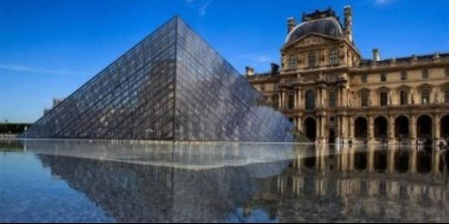 فرنسا تشتعل .. الاحتجاجات تصل إلى أبواب اللوفر وتغلق أشهر متحف فى العالم - تواصل نيوز