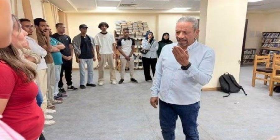 «حركة الممثل ولغة الجسد» في ختام ورشة أسس الإخراج المسرحي بقنا - تواصل نيوز