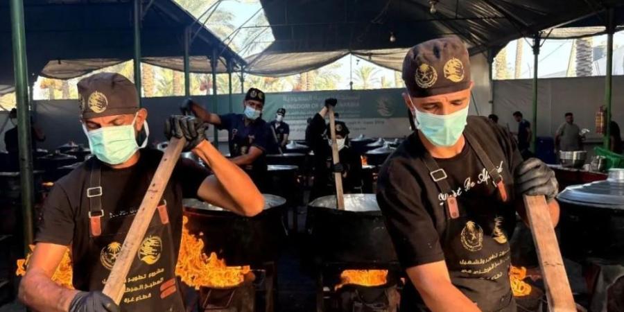 وجبات ساخنة وضخّ 500 ألف لتر مياه.. مساعدات سعودية جديدة في قطاع غزة - تواصل نيوز