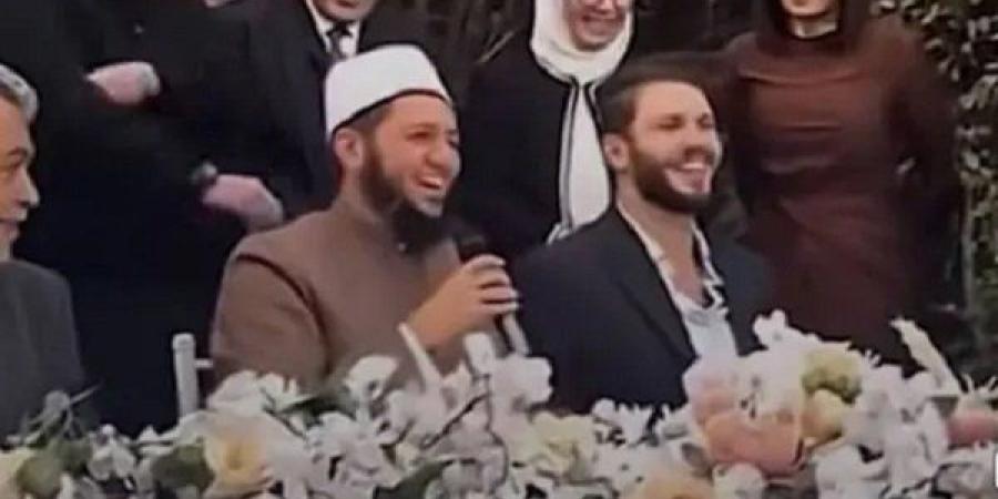 بعد فيديو اللفظ الخارج في عقد قران.. إخلاء سبيل «المأذون المزيف» - تواصل نيوز