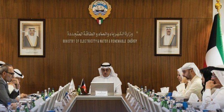 وزير الكهرباء بالكويت: تطوير قطاع الطاقة يتطلّب رؤية واضحة وعملاً مؤسسياً متكاملاً - تواصل نيوز