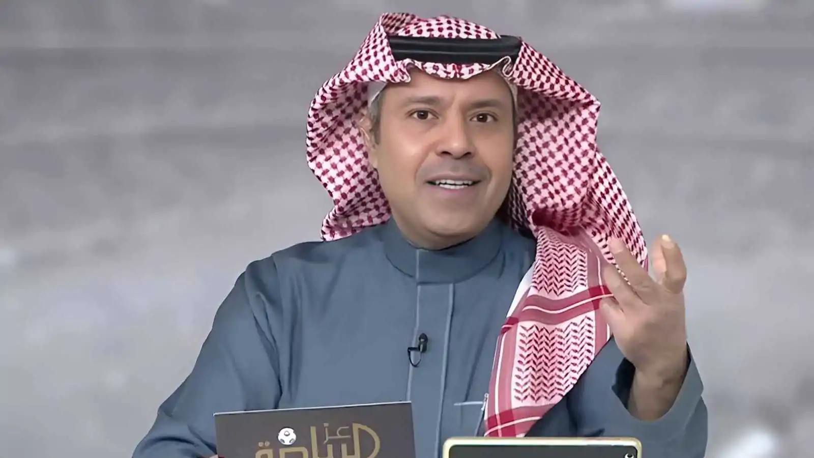 Sلمان المطيويع يثير الدهشة بظهوره المفاجئ في إعلان قنوات ثمانية!