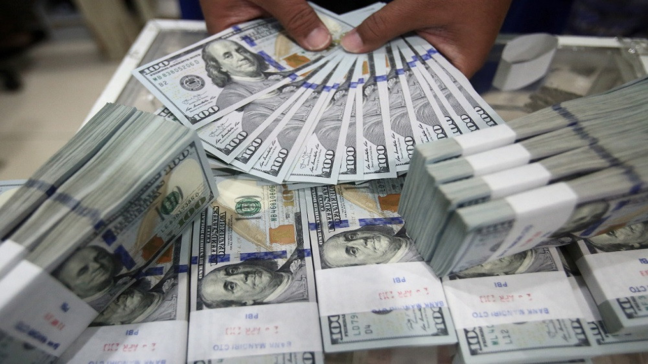 استقرار يلفت الأنظار.. تعرف على سعر صرف 100 دولار مقابل الدينار العراقي اليوم الإثنين 4 أغسطس 2025