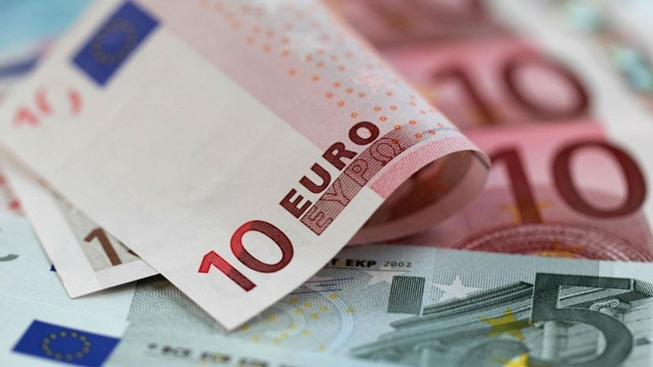 هل بدأ التراجع؟!.. سعر اليورو مقابل الدينار الجزائري اليوم الاثنين 4 أغسطس 2025