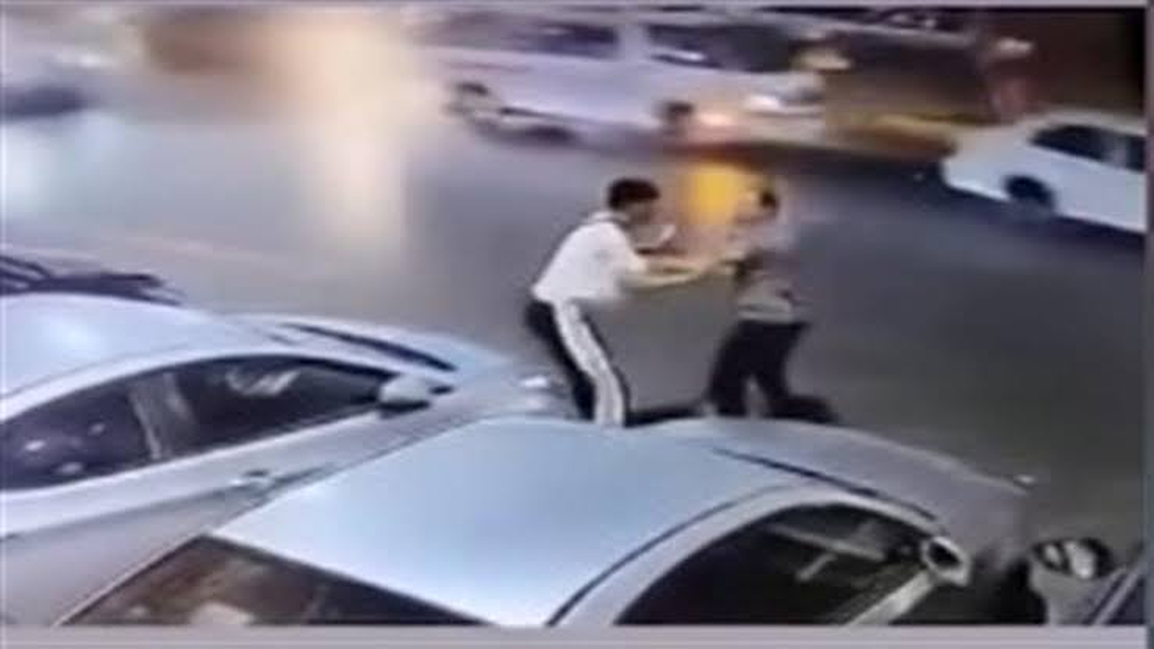 الداخلية تصدر أول بيان رسمي”… حول فيديو تعدي ضابط شرطة سايس على سايس آخر في الجيزة