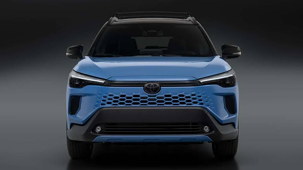 تويوتا كورولا كروس 2026″.. سيارة SUV هجينة تجمع بين الأداء المتطور والتقنيات الحديثة والراحة القصوى