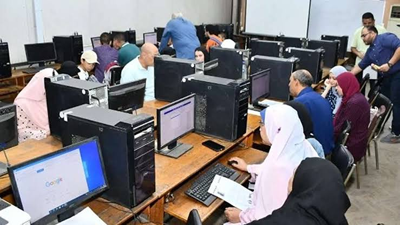 الكليات المتاحة المرحلة الثالثة أدبي 2025″ .. اختيارات الجامعات والمعاهد أمام الطلاب وخطوات التسجيل في التنسيق الأخير