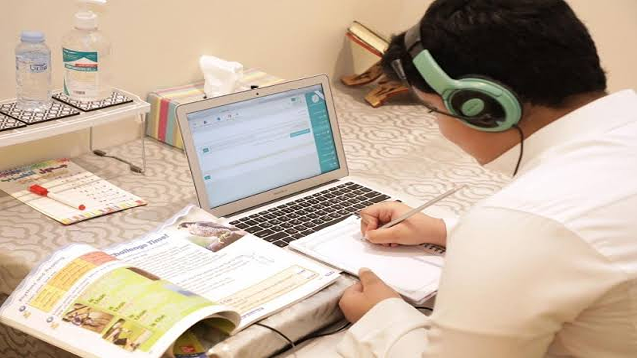 تعليق الدراسة وتحويلها عن بعد في الرياض في 51 مدرسة مؤقتا بسبب سرقة الكيابل الكهربائية