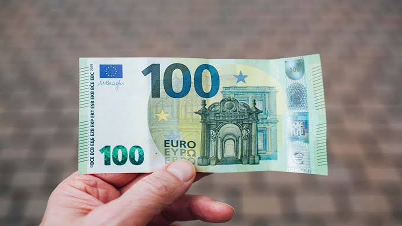 سعر 100 يورو مقابل الدينار الجزائري في السوق السوداء السكوار اليوم وتفاصيل حساب القيمة الفعلية