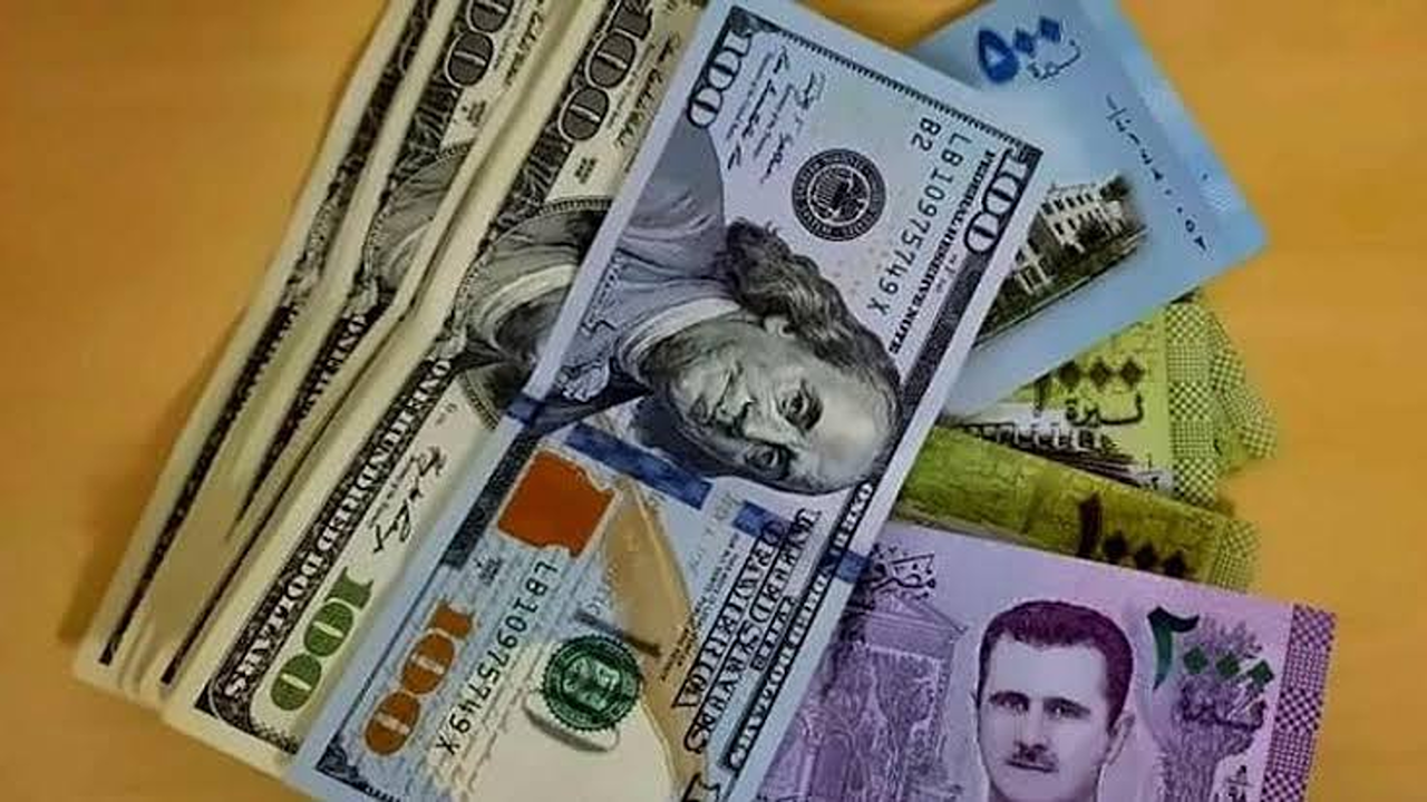 سعر الدولار في سوريا اليوم في السوق السوداء.. تراجع طفيف في سعر الصرف أمام الليرة