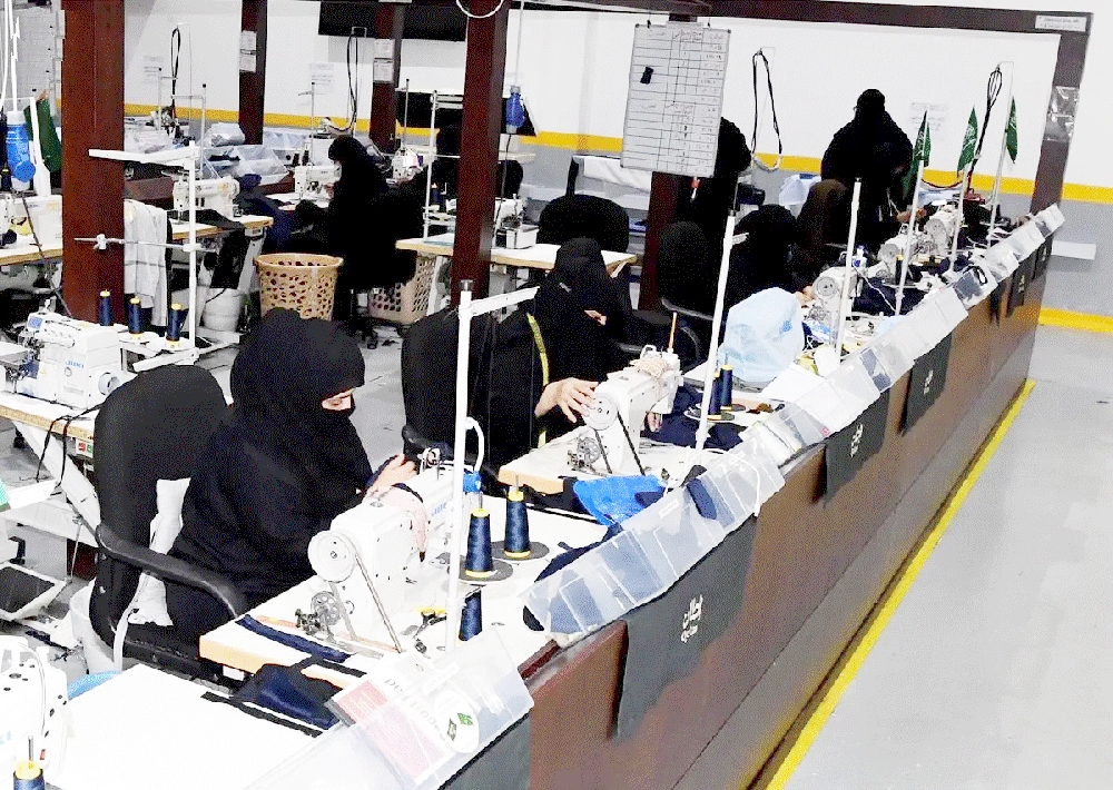 السعوديات يحققن نمواً ملحوظاً في سوق العمل: انخفاض البطالة وزيادة المشاركة الاقتصادية