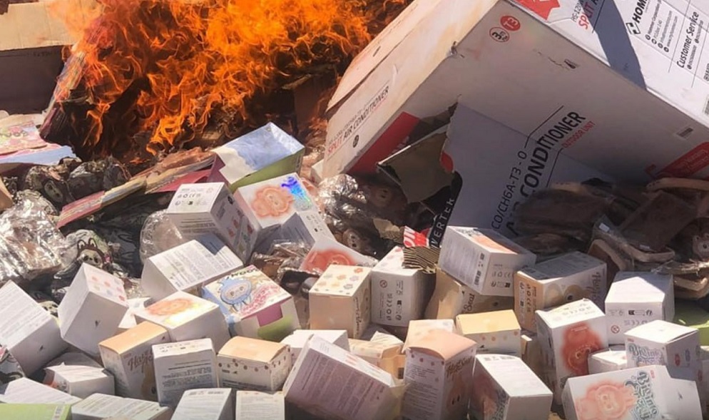 مديرية أمن سبها تصادر كميات من دمى لابوبو الشهيرة عالميًا