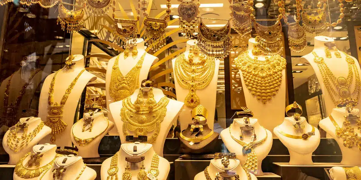 أسعار الذهب في الجزائر اليوم الأحد 10 أغسطس 2025 لجميع العيارات والأوزان