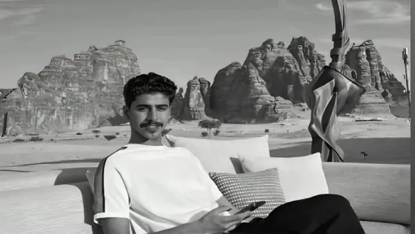 الصلاة على الطالب محمد القاسم في الحرم المكي بعد تعرضه لطعنة قاتلة في بريطانيا