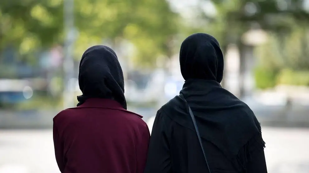 نساء من نور تتألق في ظلام الطغاة: آخر الأخبار المحلية