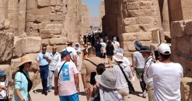 رغم موجة الحر  معبد الأقصر يستقبل أعدادًا كبيرة من السياح يوميًا