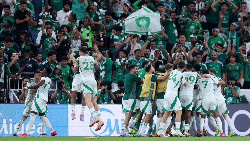 الأهلي يعيد نجمه السابق بعد 6 سنوات في صفقة الصيف الخامسة!