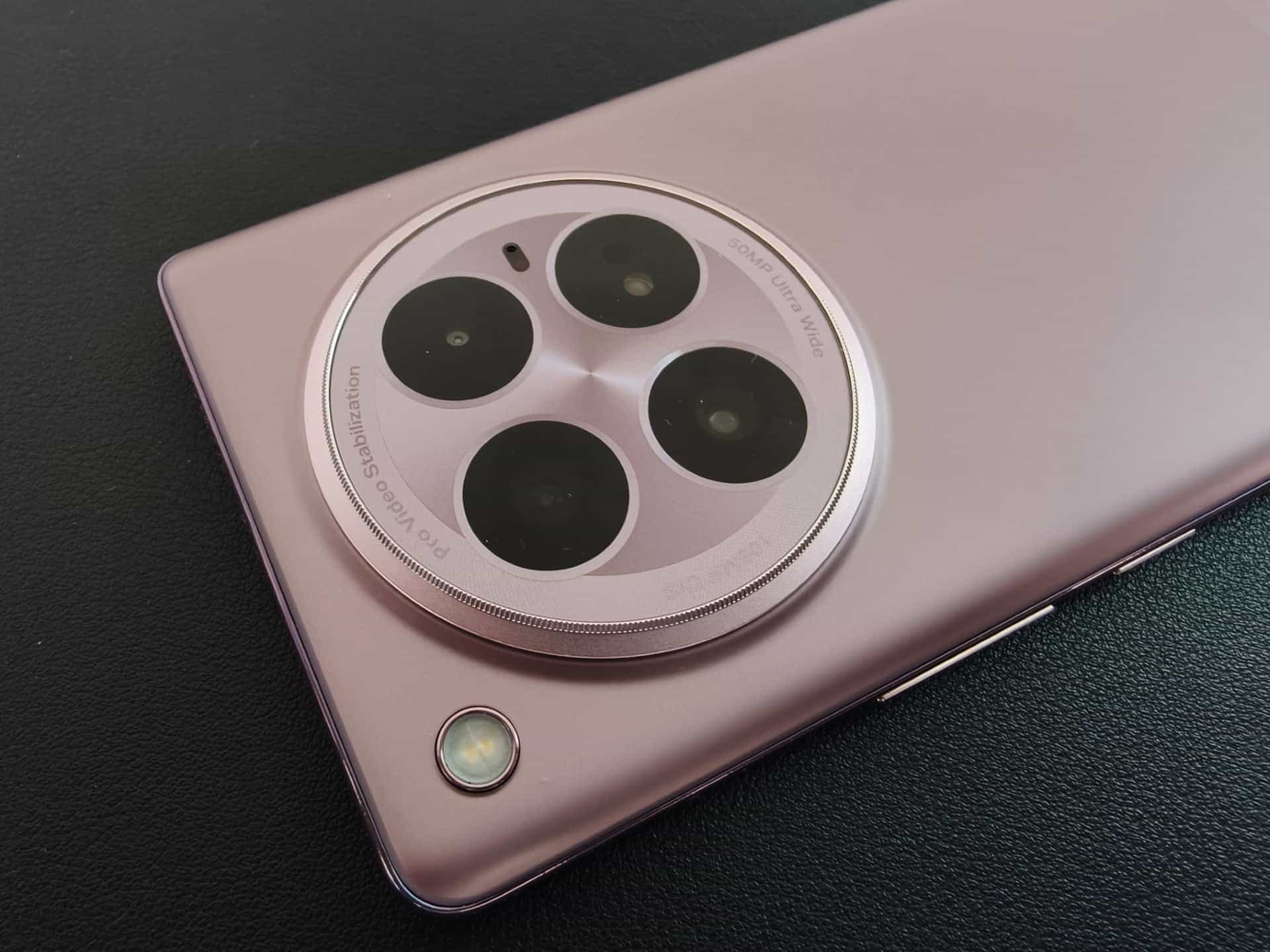 “فخامة الأداء” هاتف Infinix Zero 40 Ultra شاشة AMOLED 120 هرتز وسعر متوسط ولا في الخيال