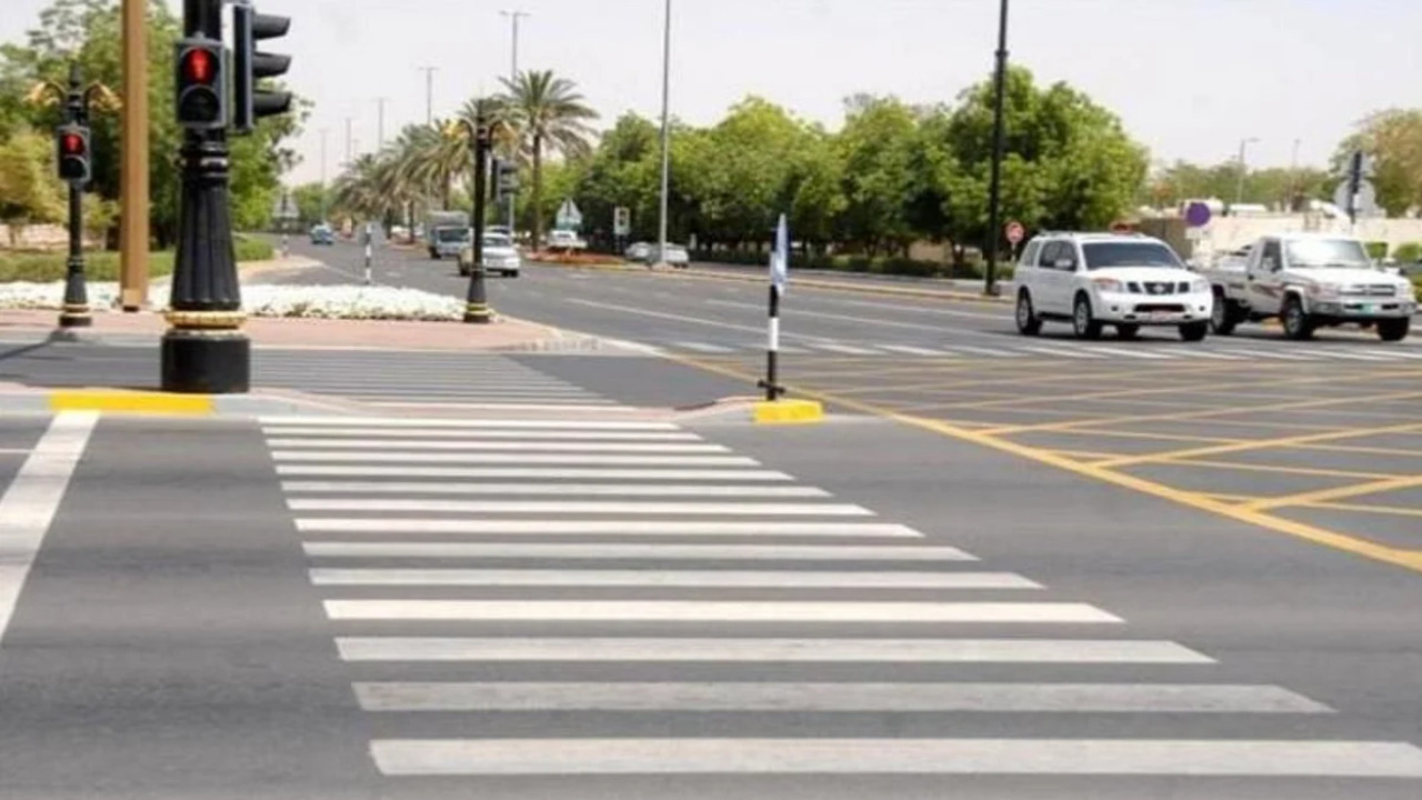 الإدارة العامة للمرور في السعودية.. تفاصيل العقوبات المقررة على قائدي المركبات عند عدم منح أولوية العبور للمشاة