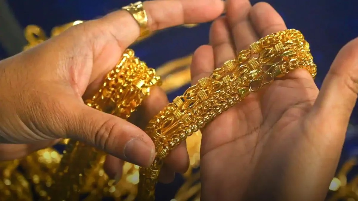 استقرار سعر الذهب عيار 21 اليوم في مصر مع ارتفاع عالمي مدعوم بزيادة الاستثمارات وتراجع الطلب على المشغولات