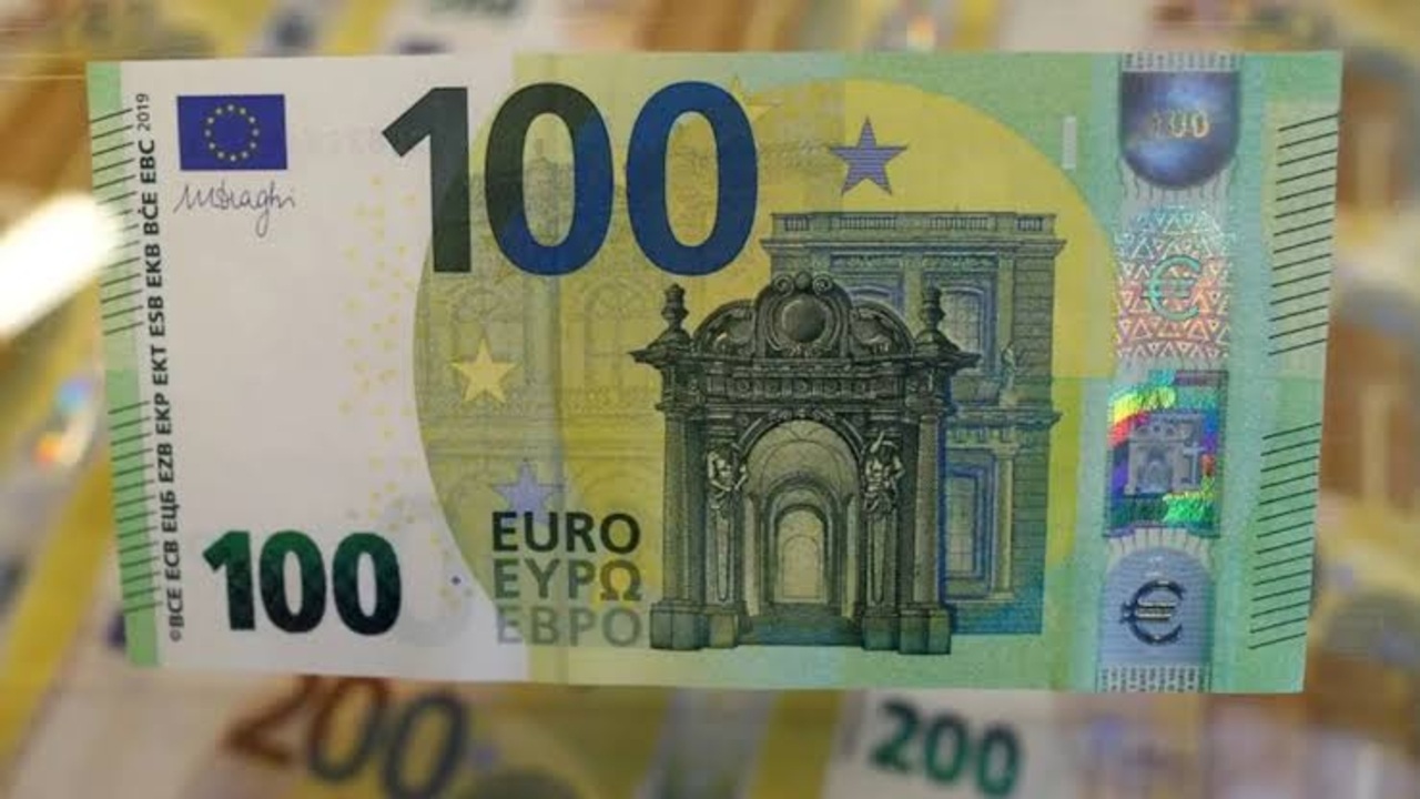 سعر 100 يورو بالدينار الجزائري في السوق السوداء اليوم وسط تباين العرض والطلب وتفاوت الأسعار بين المناطق