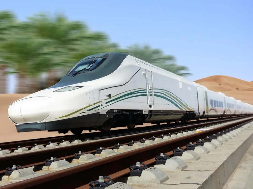 السعودية تعزز النقل بين الحرمين باستثمارها في قطارات فائقة السرعة