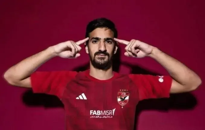 أحمد حسن يكشف موقف بن رمضان من المشاركة في مباراة الأهلي أمام غزل المحلة