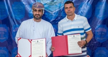 أكرم عبدالمجيد يقود نادي نزوى العماني فنياً