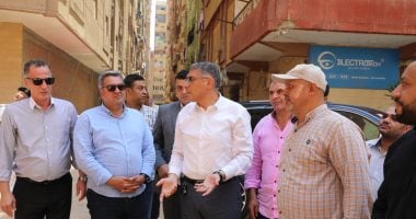 إزالة 6 أبراج مخالفة في الهرم بجهود محافظ الجيزة