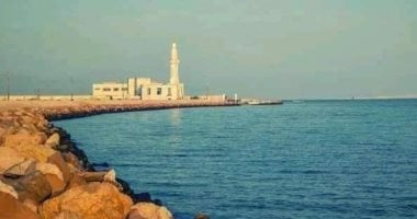إطلاق 5 ملايين يرقة جمبرى في بحيرة قارون لتعزيز الحياة البحرية