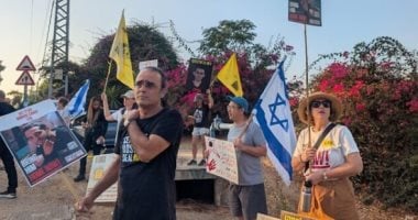 احتجاجات أمام منازل الوزراء: أهالي الرهائن يوجهون نداءً لنتنياهو