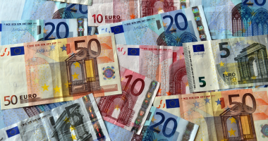 انخفاض اليورو مقابل الجنيه في منتصف تعاملات 11 أغسطس 2025