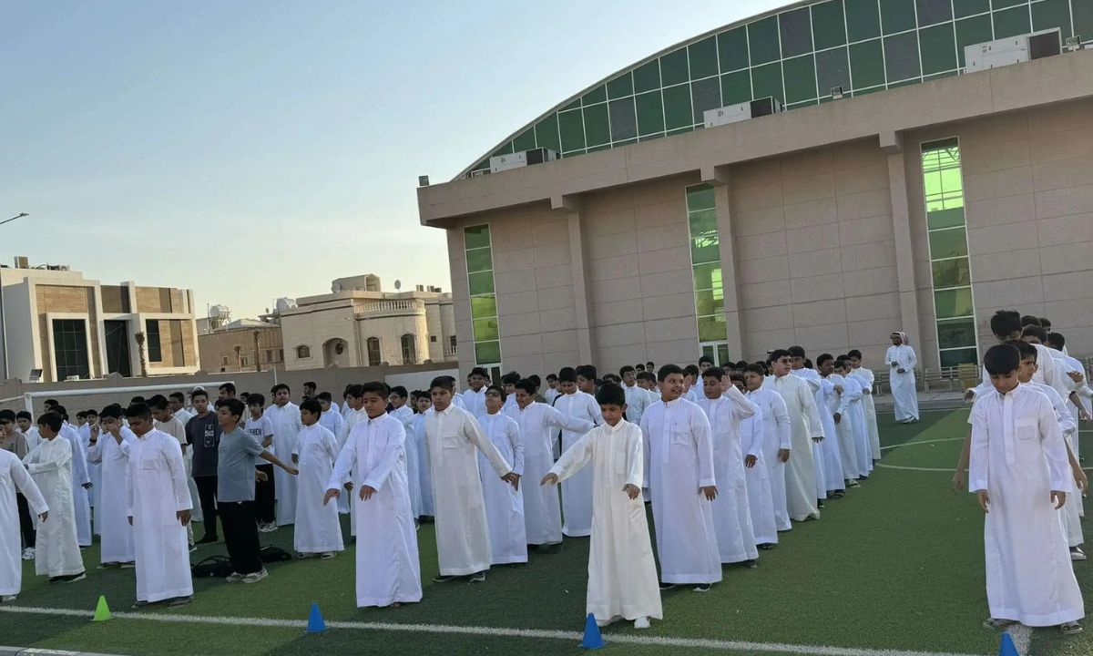 اوقات الطابور الصباحي 1447.. مواعيد الدراسة وعودة الطلاب والمعلمين في العام الدراسي الجديد بعد التعديل