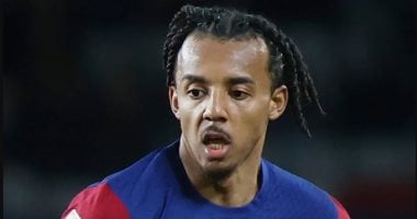 برشلونة يجدد عقد جول كوندي حتى 2030