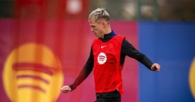 برشلونة يطبق برنامج وقائي لحماية أولمو من الإصابات